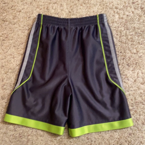 Boys Gray Adidas shorts - Picture 2 of 4